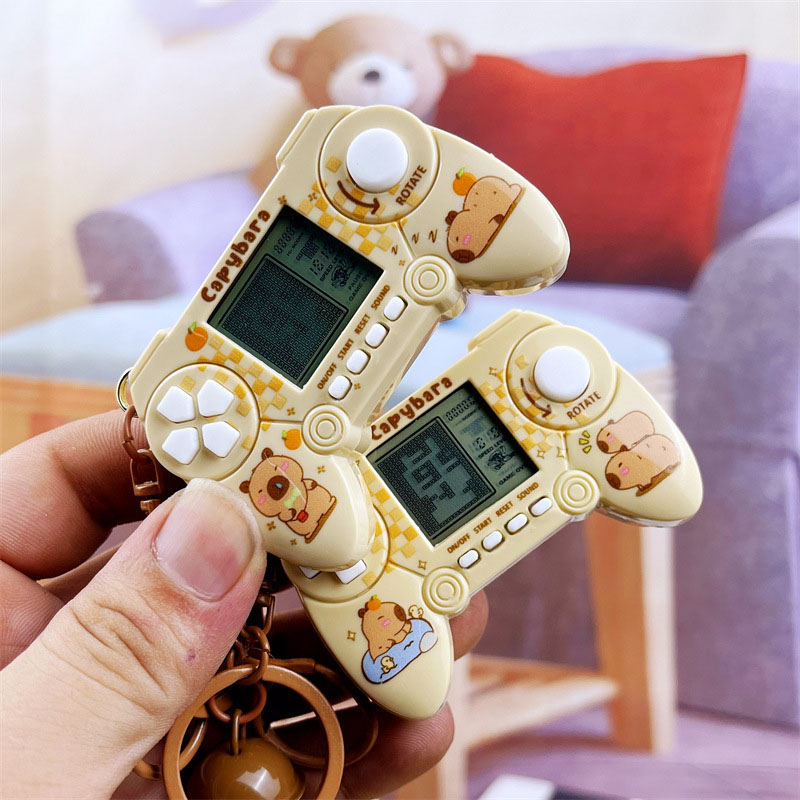 Capibara Mini Game Machine por - Retro Gaming Keychain recensione e prezzo